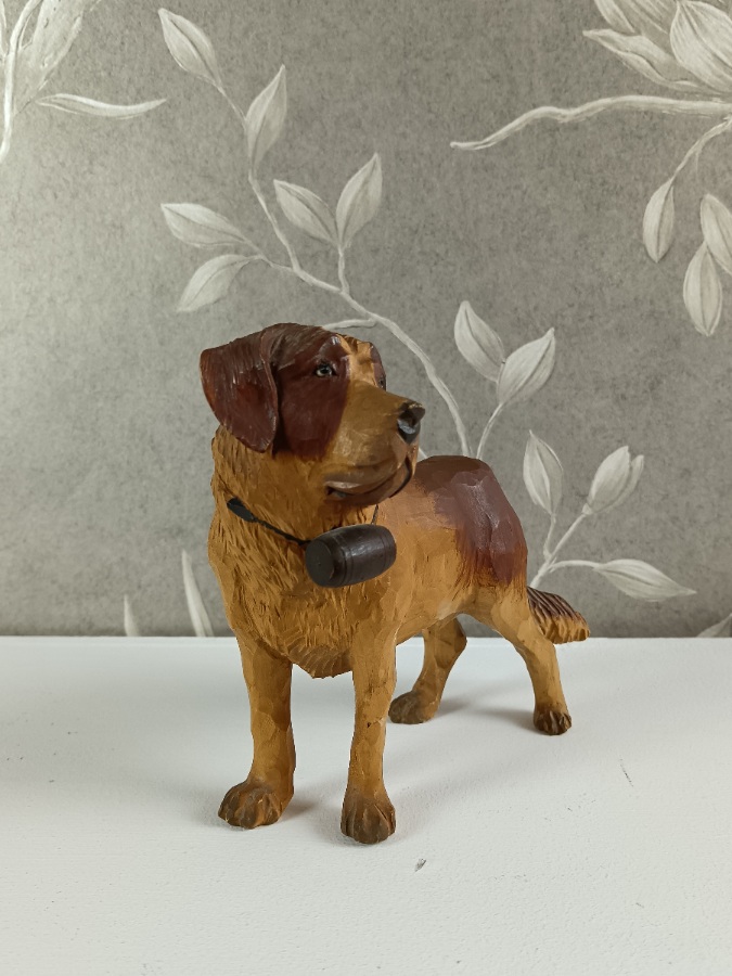 Swiss Carved Wood St Bernard Dog sculpture(4).jpg